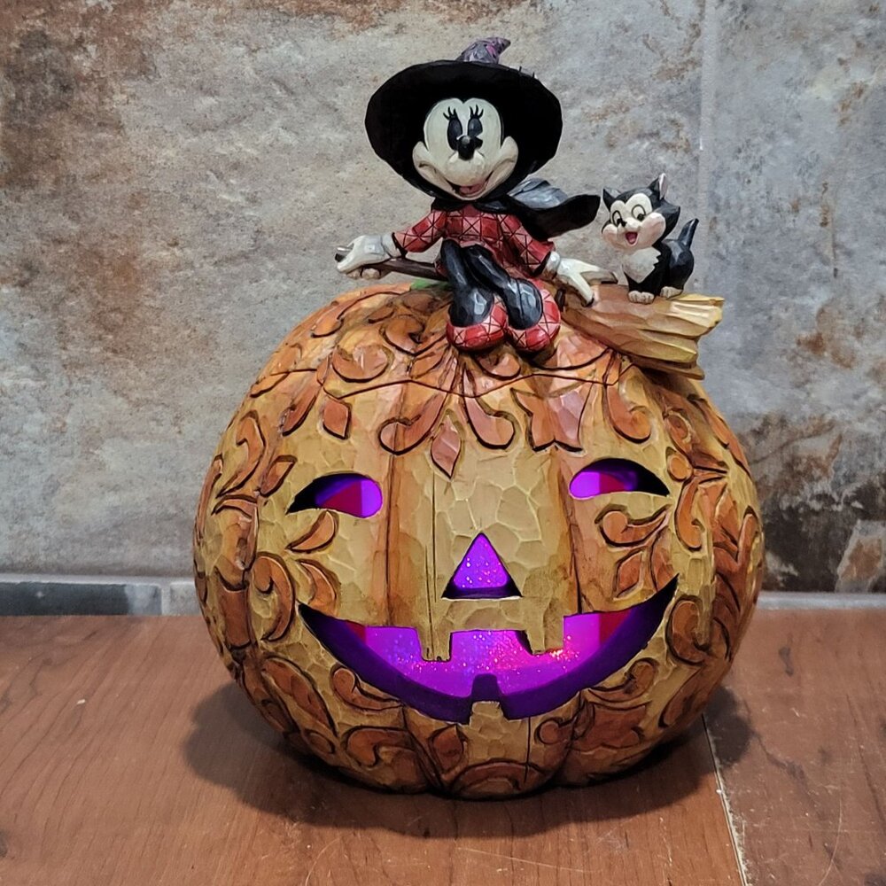 Jim Shore Disney Minnie Mouse & Figaro on Pumpkin A Spellbinding Halloween 2012